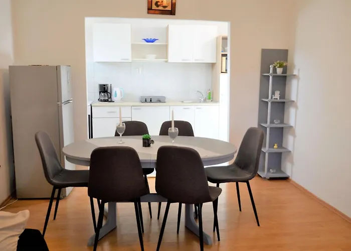 Apartment Erdgeschosswohnung- Erste Reihe Vom By Interhome